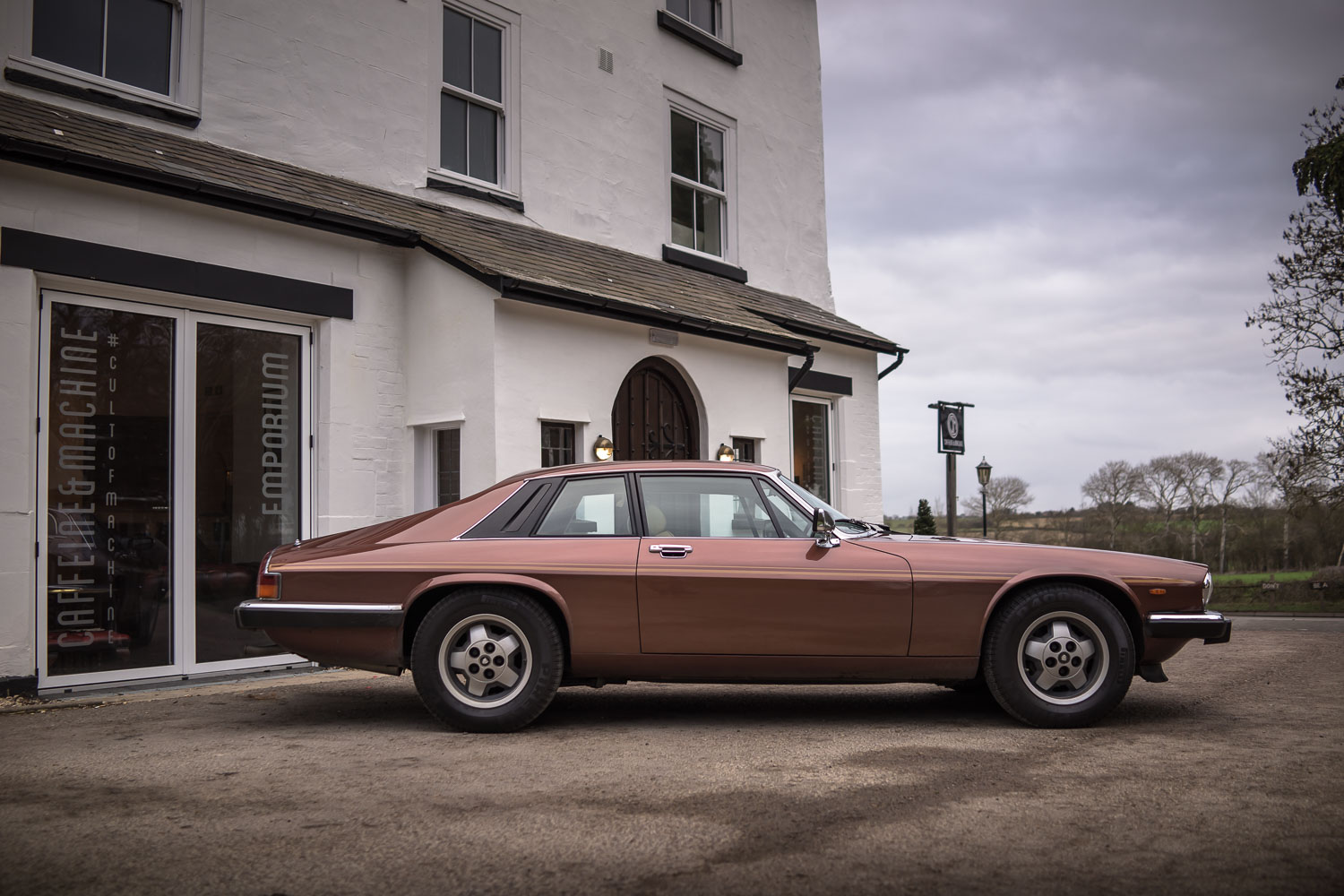 Jaguar XJS V12. For the love of Brown.